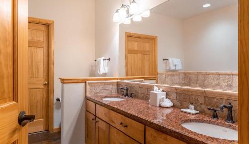 Three-Bedroom Residence 412