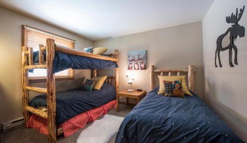 Plaza 2 Bedroom 2 Bath 4 Peak