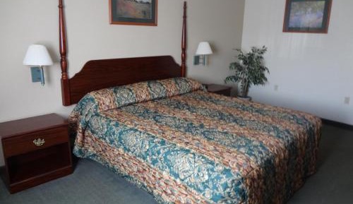 King Room - Disability Access - Non-Smoking