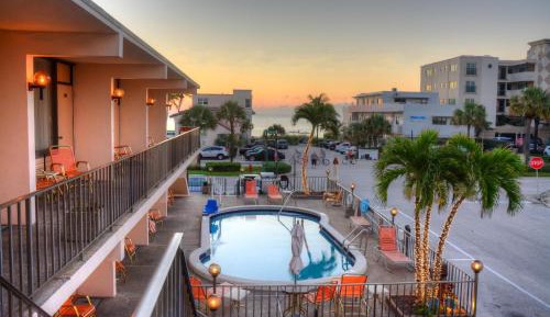 One-Bedroom Suite with Pool View