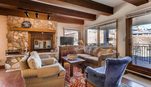 Plaza 2 Bedroom 2 Bath 3 Peak