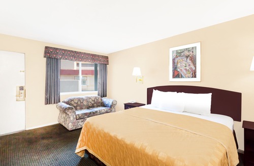 Barstow Hotel | Travelodge by Wyndham Barstow