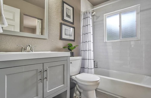 Colorado Springs House | NEW Central, Cozy 5BR House in Old Colorado City