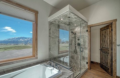 Salida House | Country retreat minutes away from skiing, downtown, biking, and river life!