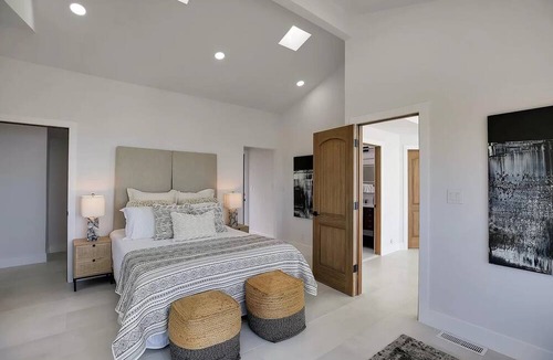 Summerland House | Discover the Charm of Golden Gate Avenue