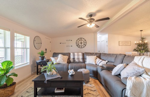 New Haven  Huron County House | Cozy, Rural and inviting.