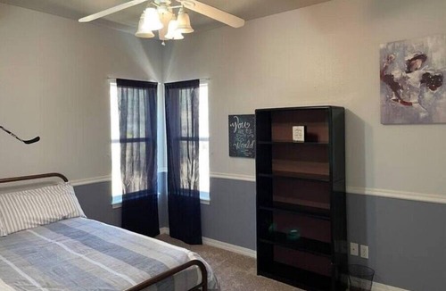 Northwest Colorado Springs House | 4BR mountain retreat, private Hot Tub, Close to Town