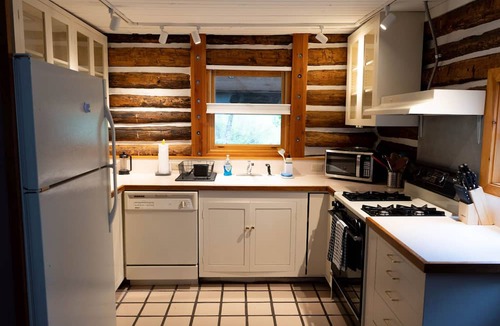Snowmass Village Cabin | Perfect mountain getaway! Cozy 2-bedroom cabin in Snowmass Village, CO!